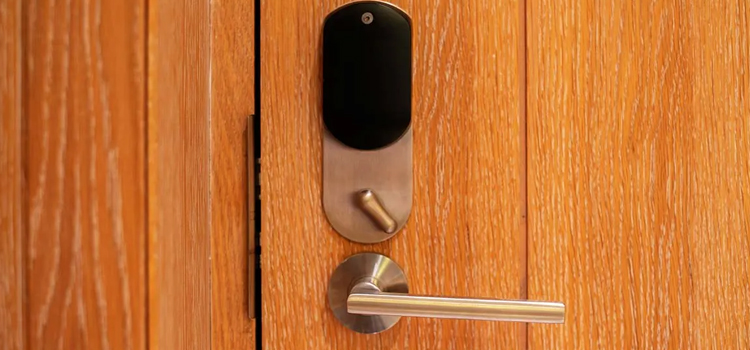 Automatic Locking Door Knob Fowler